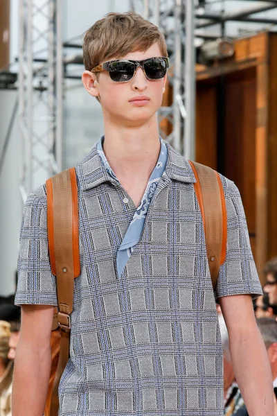 Look 13